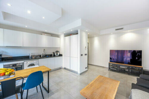 Beau 3 pièces rénové à usage mixte